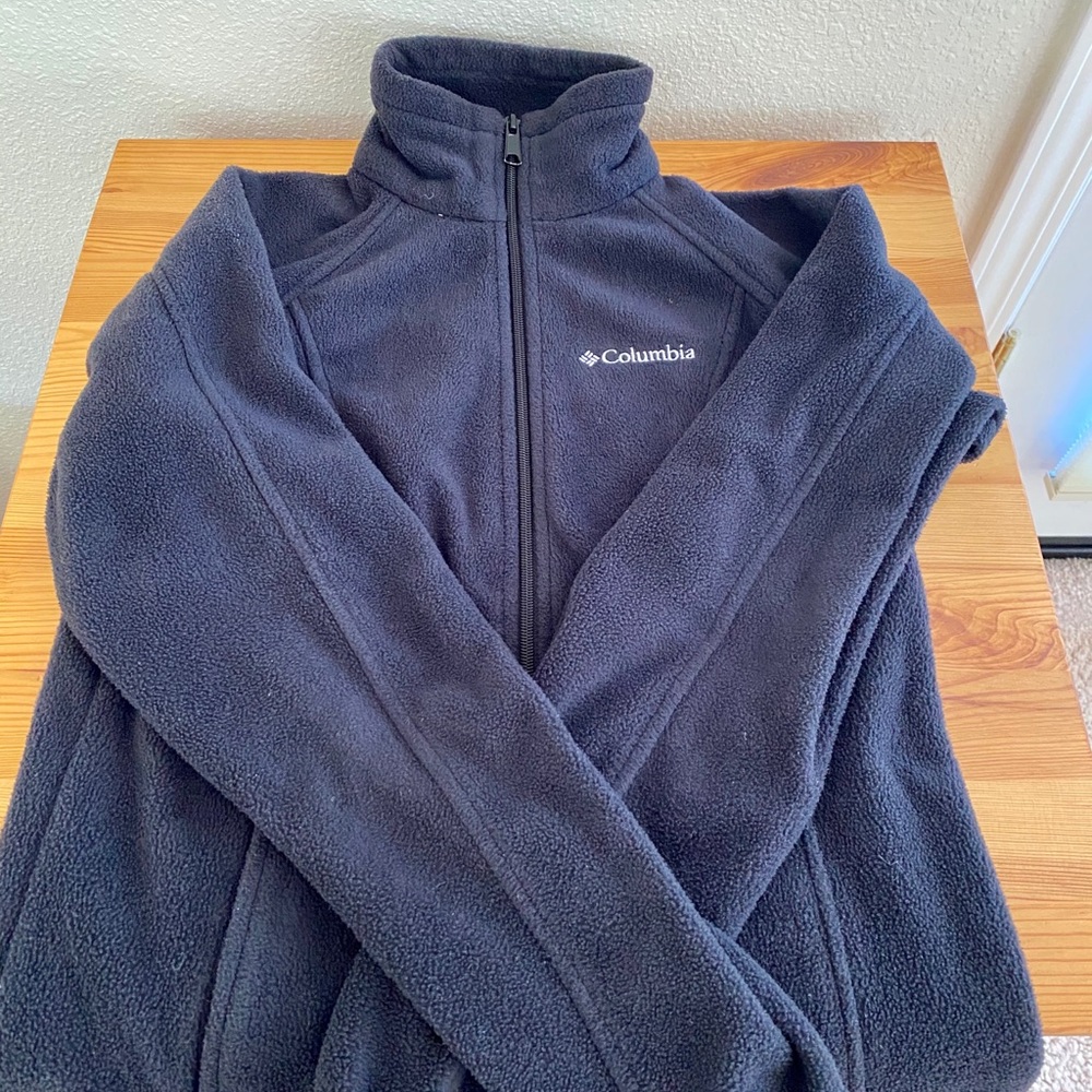 Woman XS Columbia Black Fleece Jacket SOLD